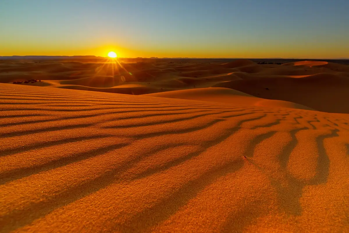 Coucher de soleil sur les dunes de l’Erg Chebbi